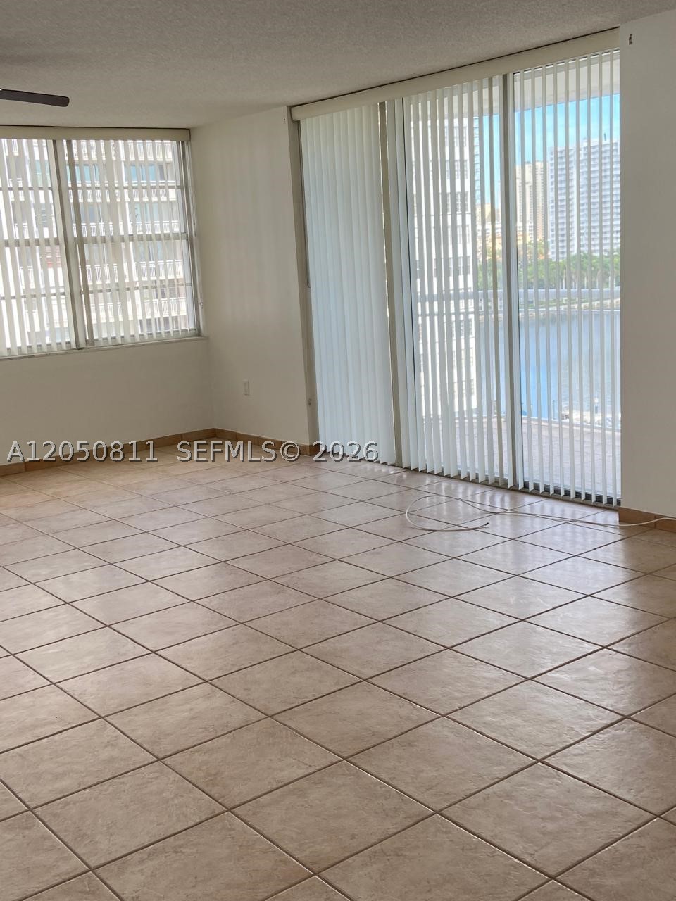Aventura FL 33160 - A12050811