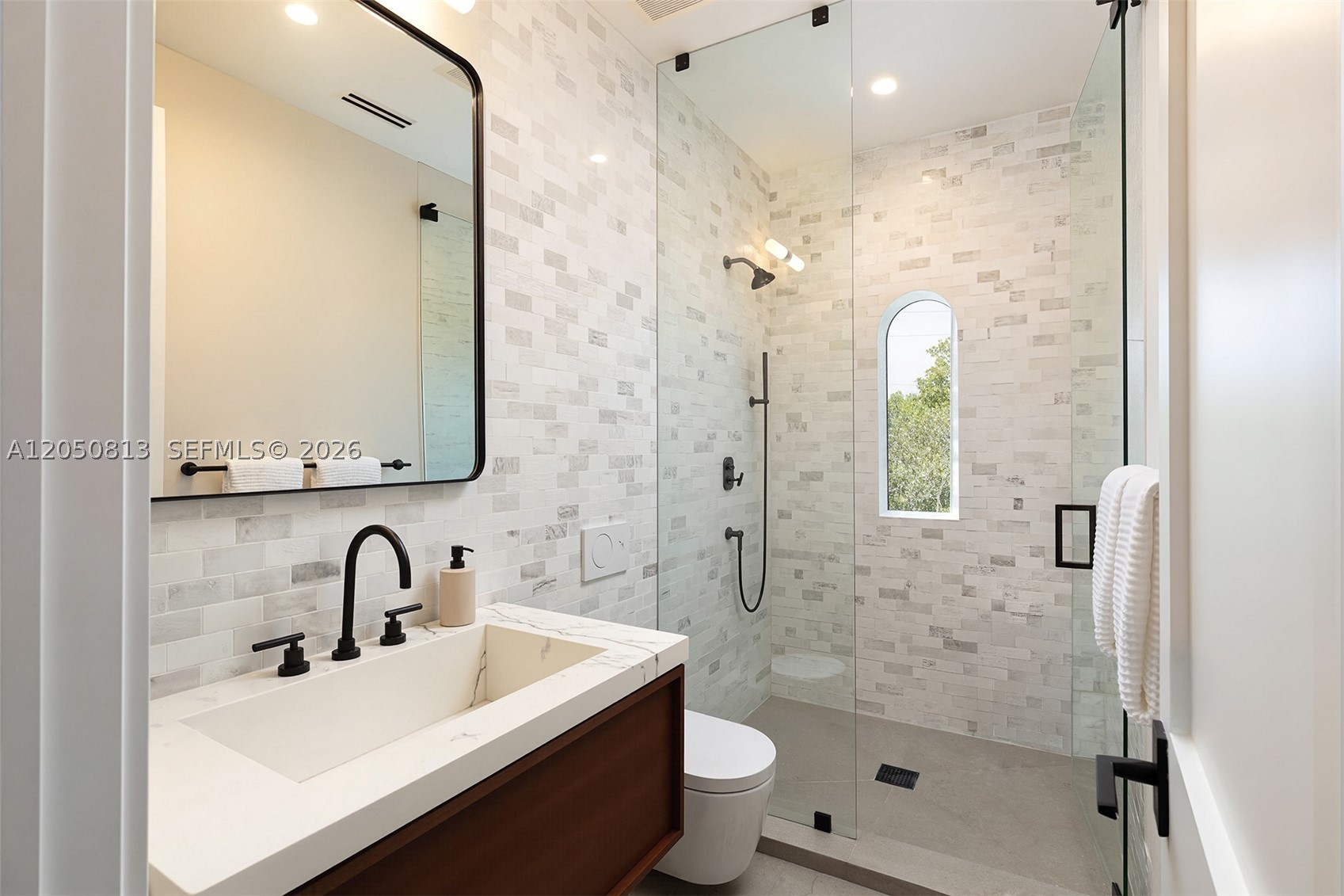 5401 Pine Tree Drive #5401, Miami Beach FL 33140
