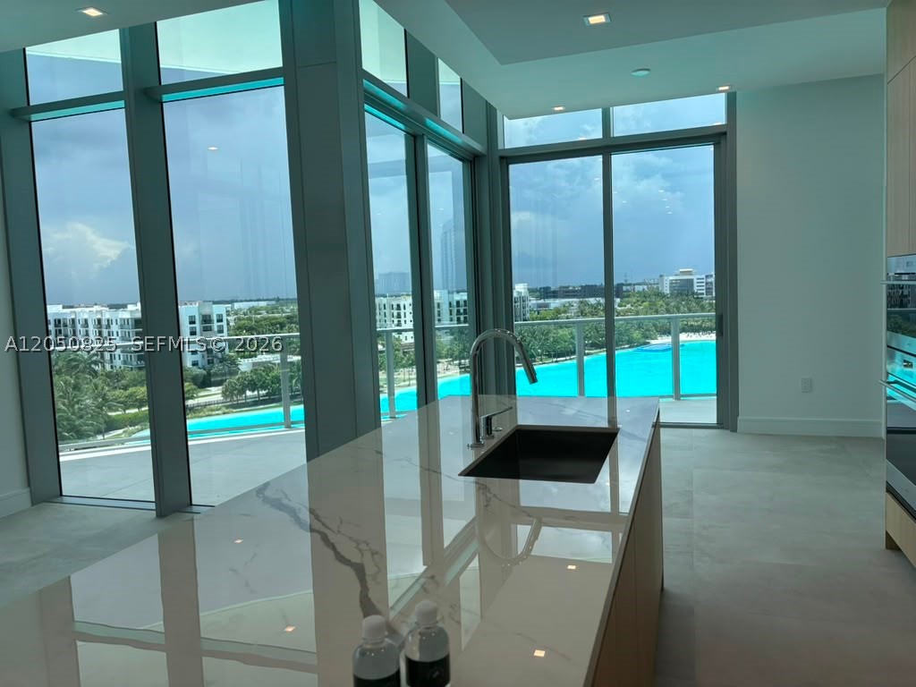 2411 Laguna Cr #606, Miami FL 33181