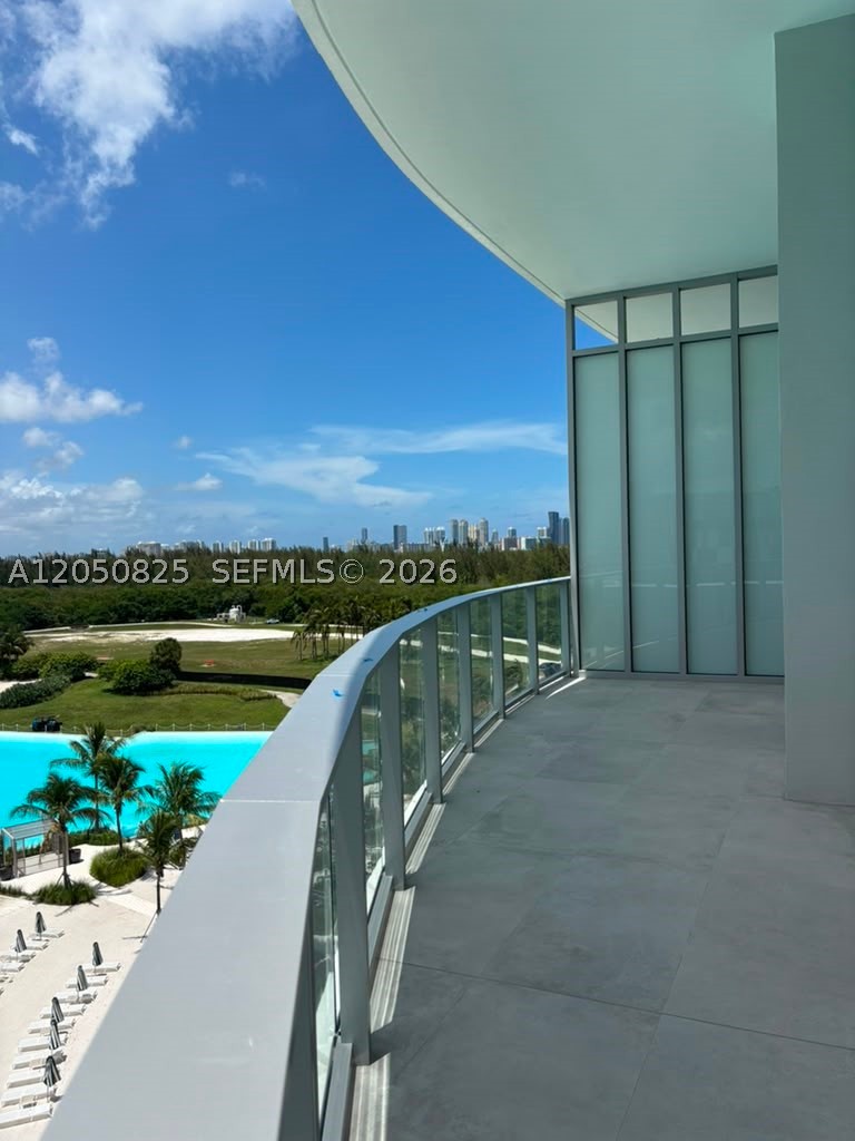 2411 Laguna Cr #606, Miami FL 33181