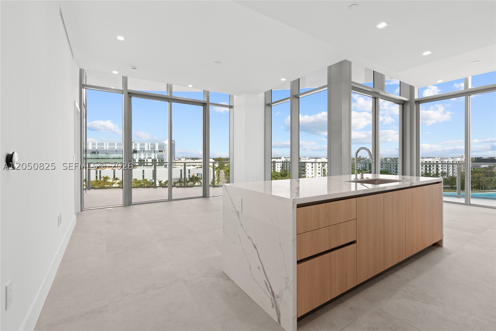 2411 Laguna Cr #606, Miami FL 33181