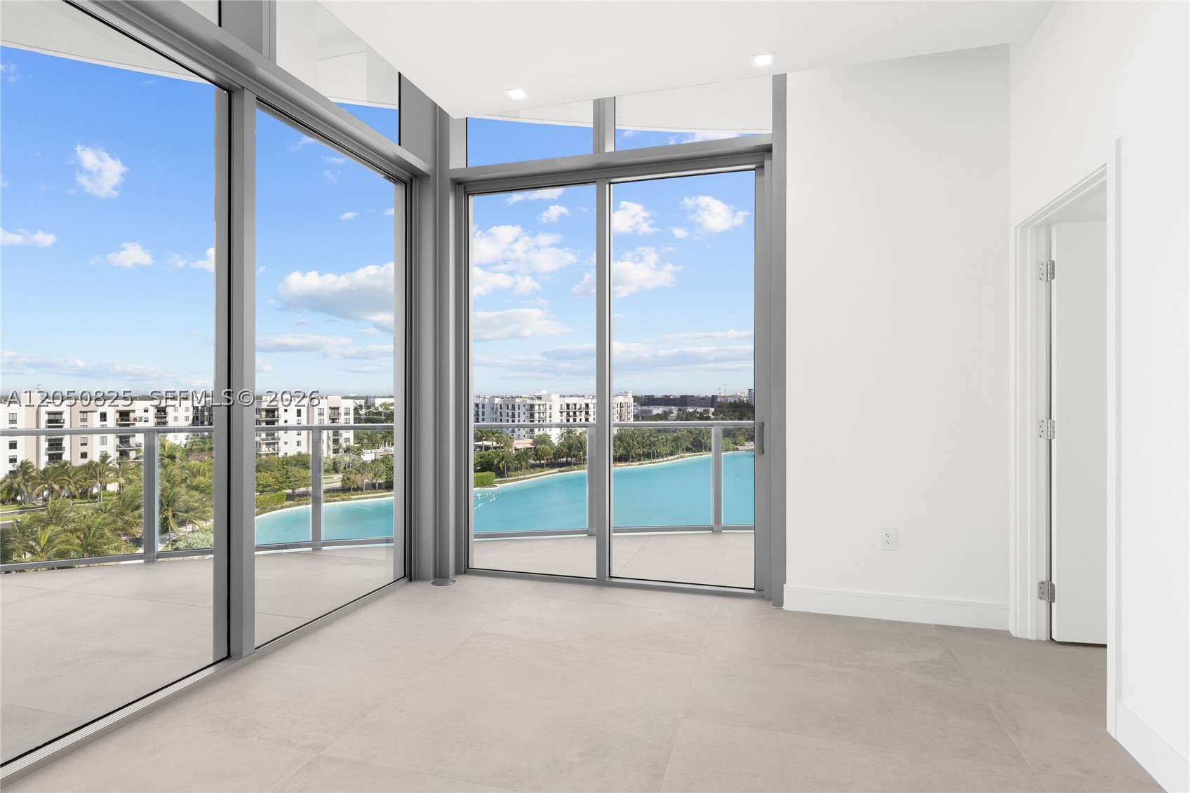 2411 Laguna Cr #606, Miami FL 33181