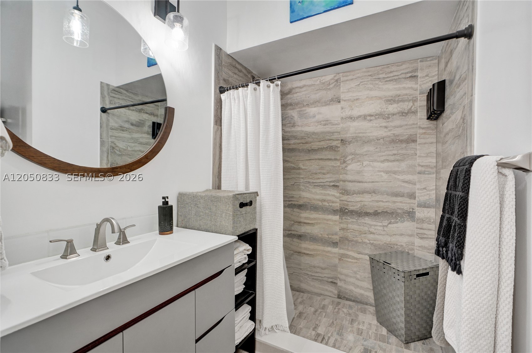 2404 NE 135th St #2404, North Miami FL 33181