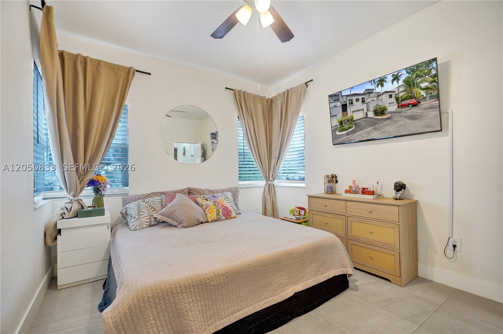 2404 NE 135th St #2404, North Miami FL 33181