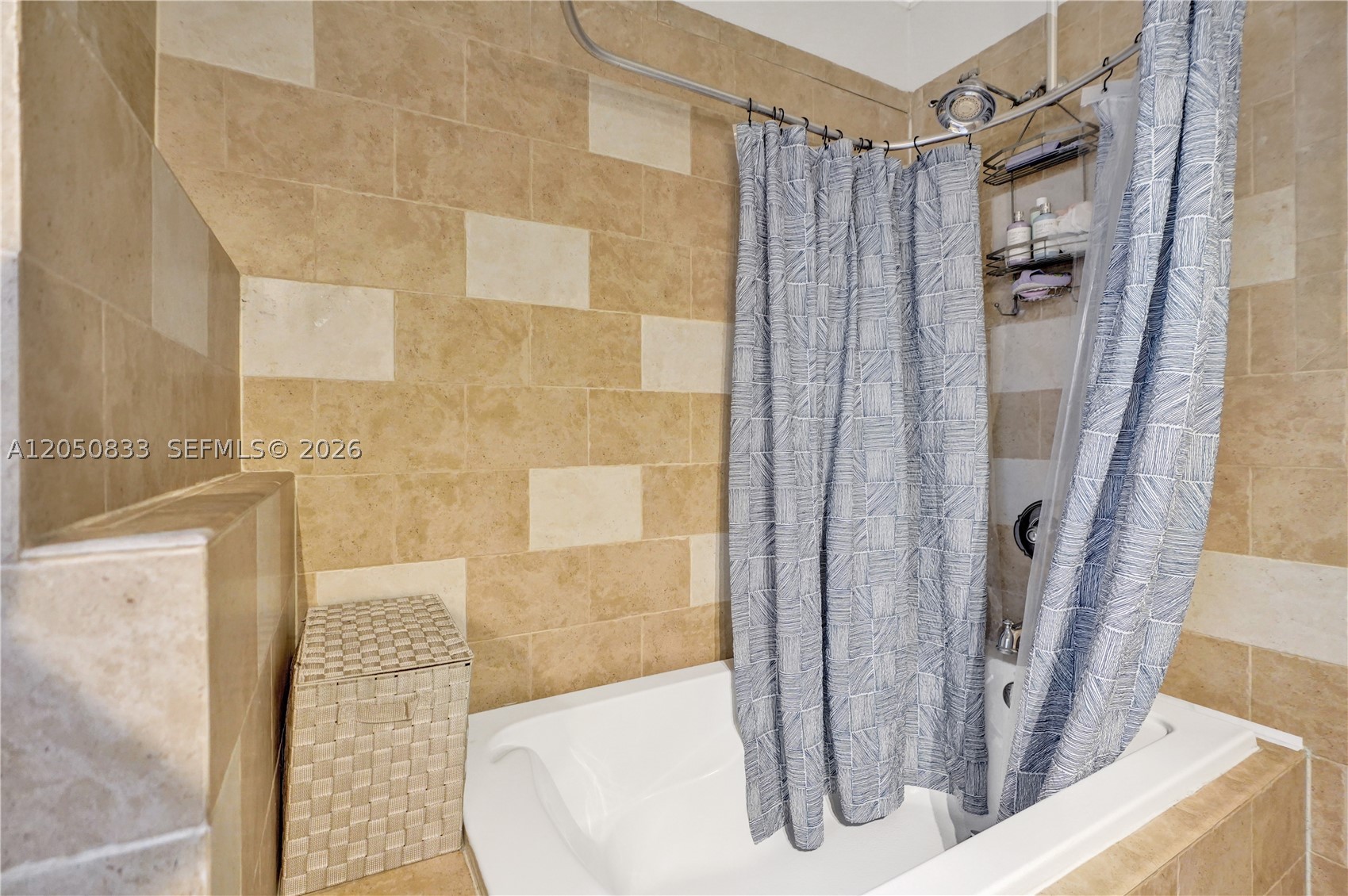 2404 NE 135th St #2404, North Miami FL 33181