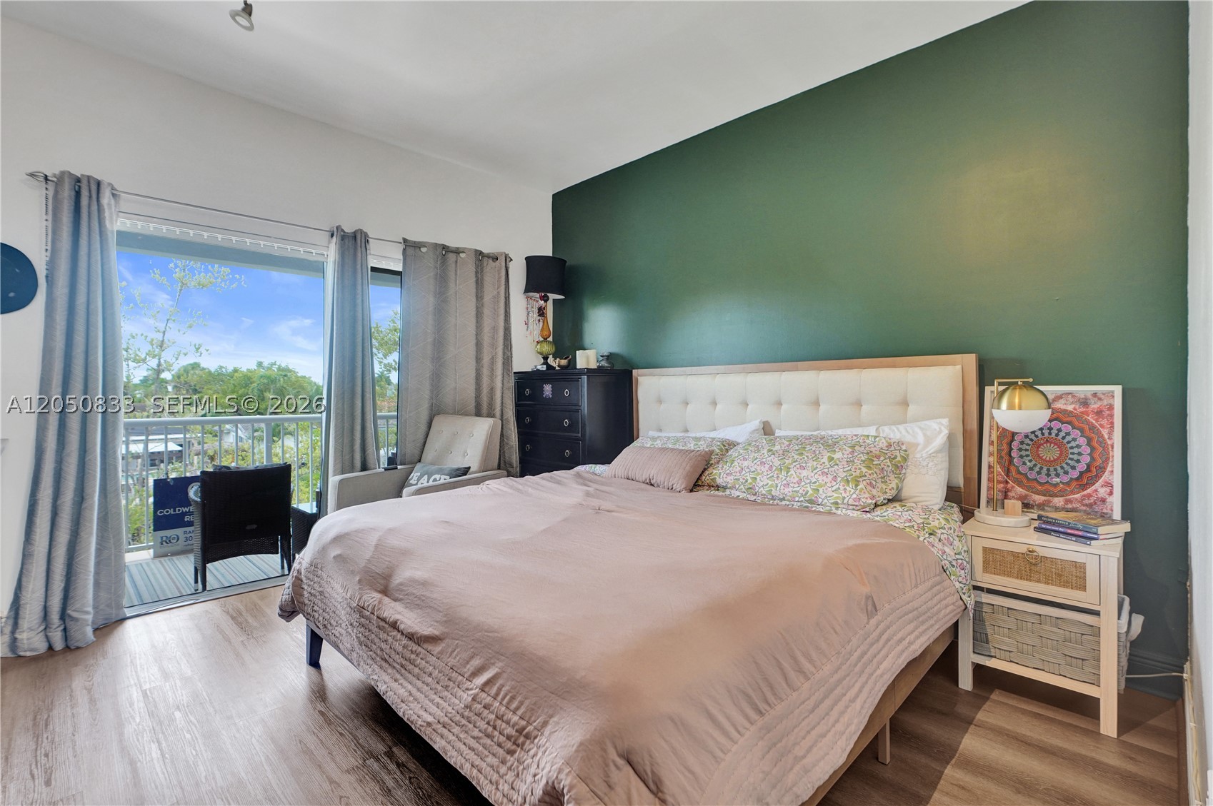 2404 NE 135th St #2404, North Miami FL 33181