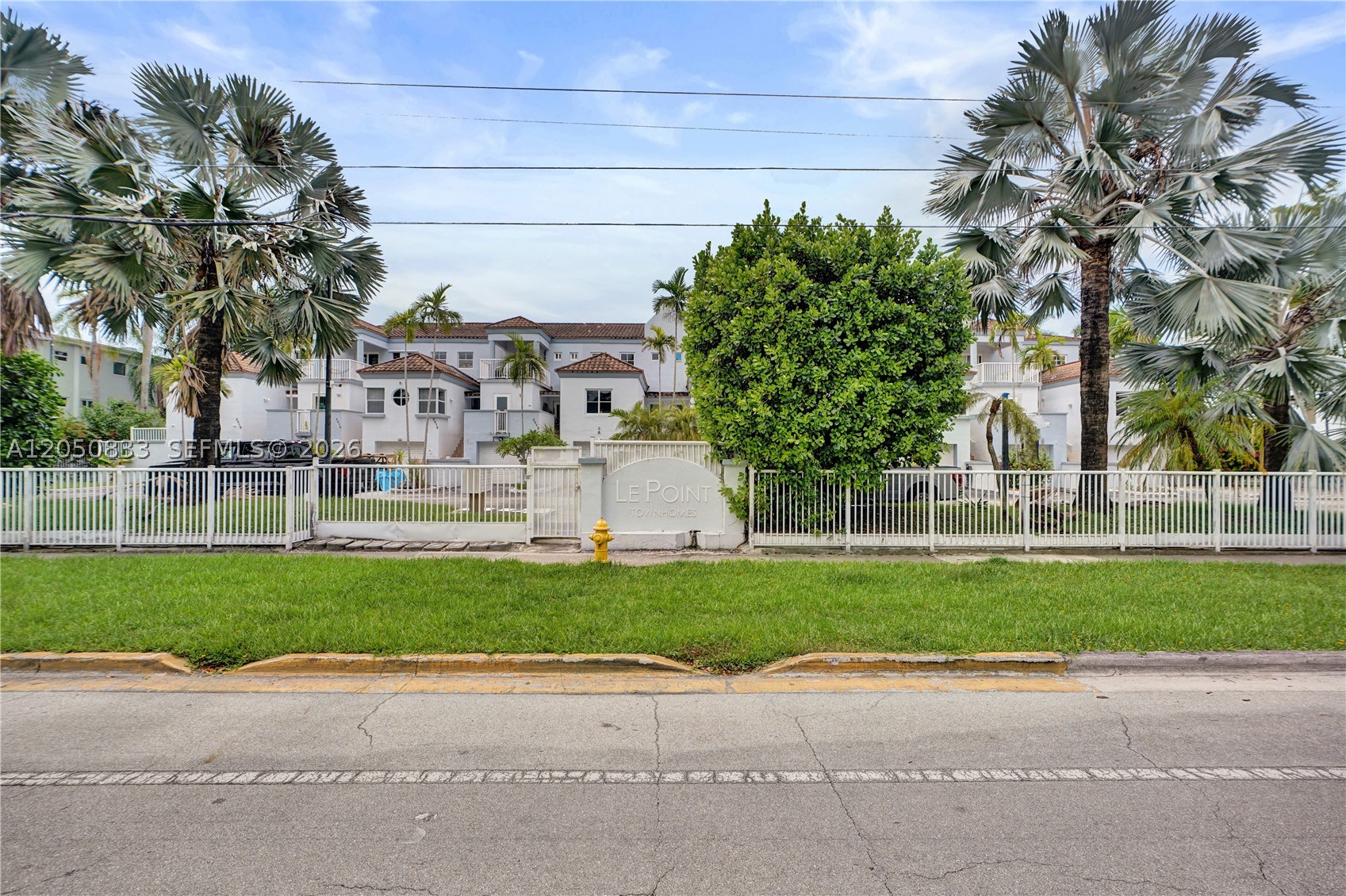 2404 NE 135th St #2404, North Miami FL 33181