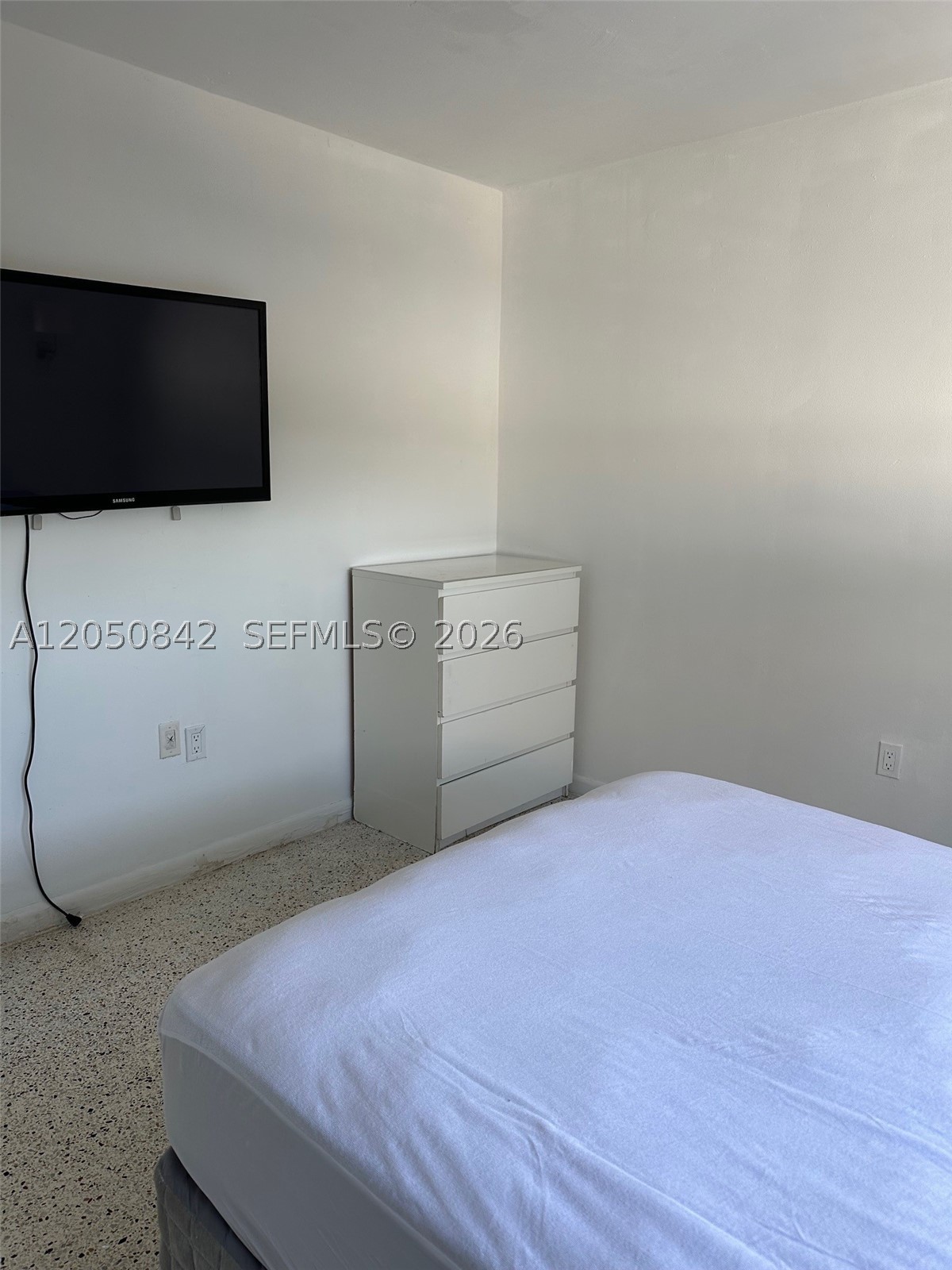 1736 SW 19th St #404, Miami FL 33145