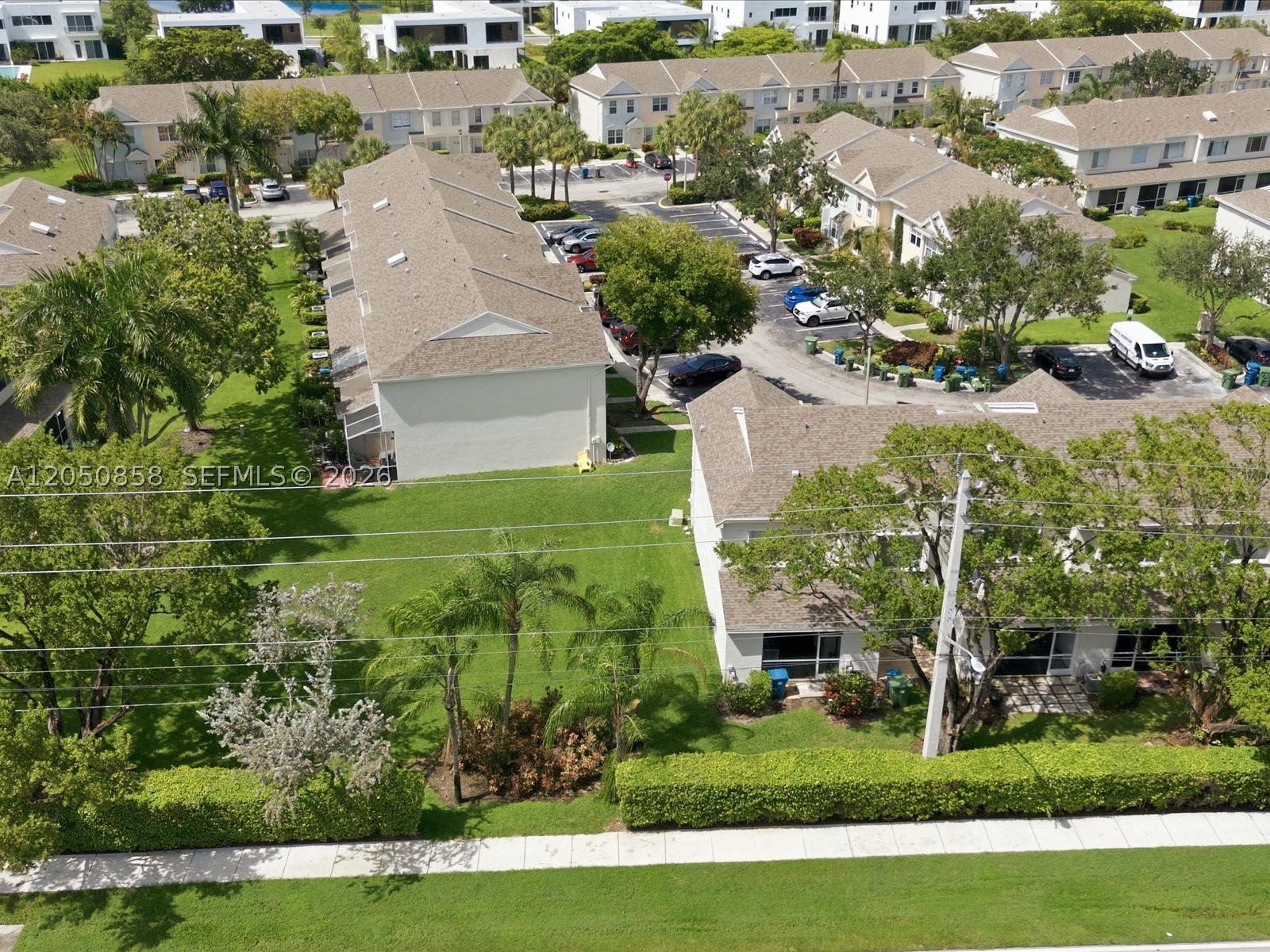 21 Simonton Cir, Weston FL 33326