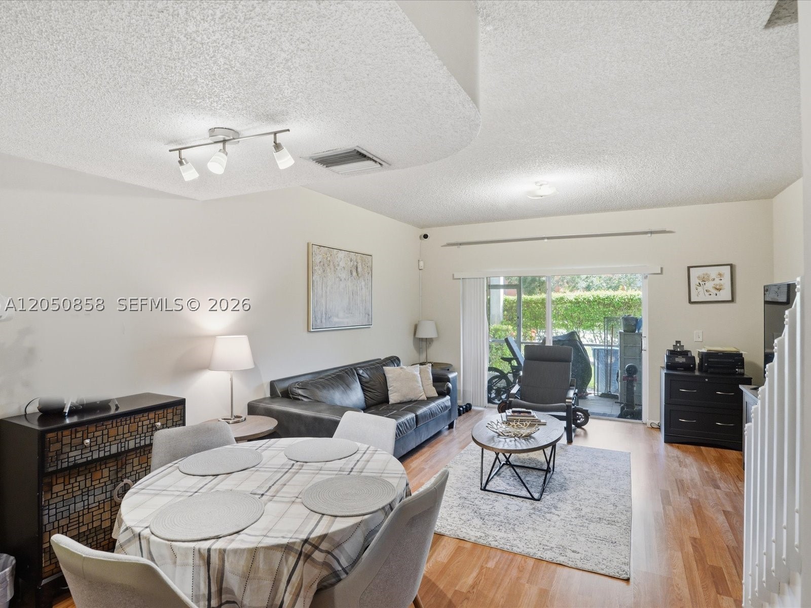 21 Simonton Cir, Weston FL 33326