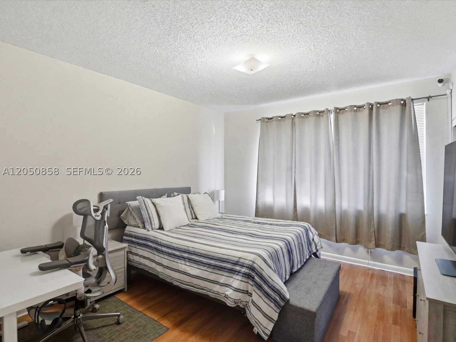 21 Simonton Cir, Weston FL 33326