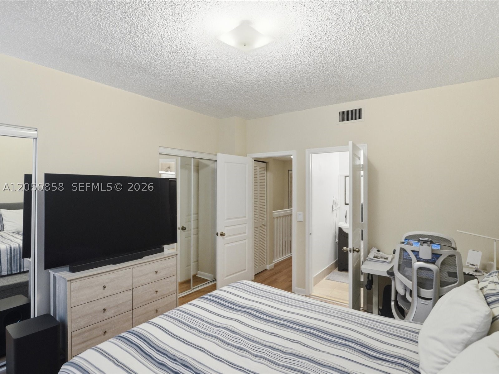 21 Simonton Cir, Weston FL 33326