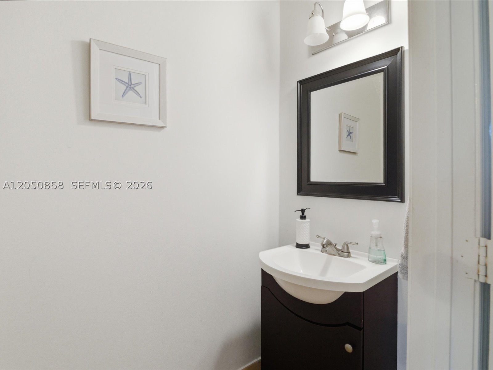 21 Simonton Cir, Weston FL 33326