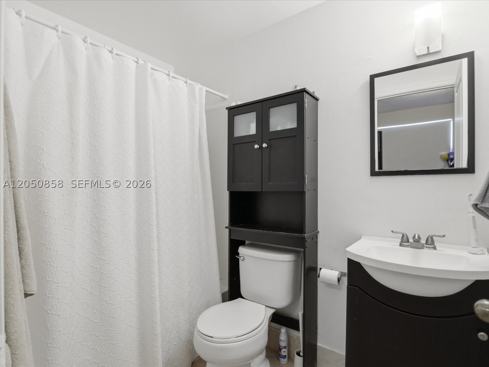 21 Simonton Cir, Weston FL 33326