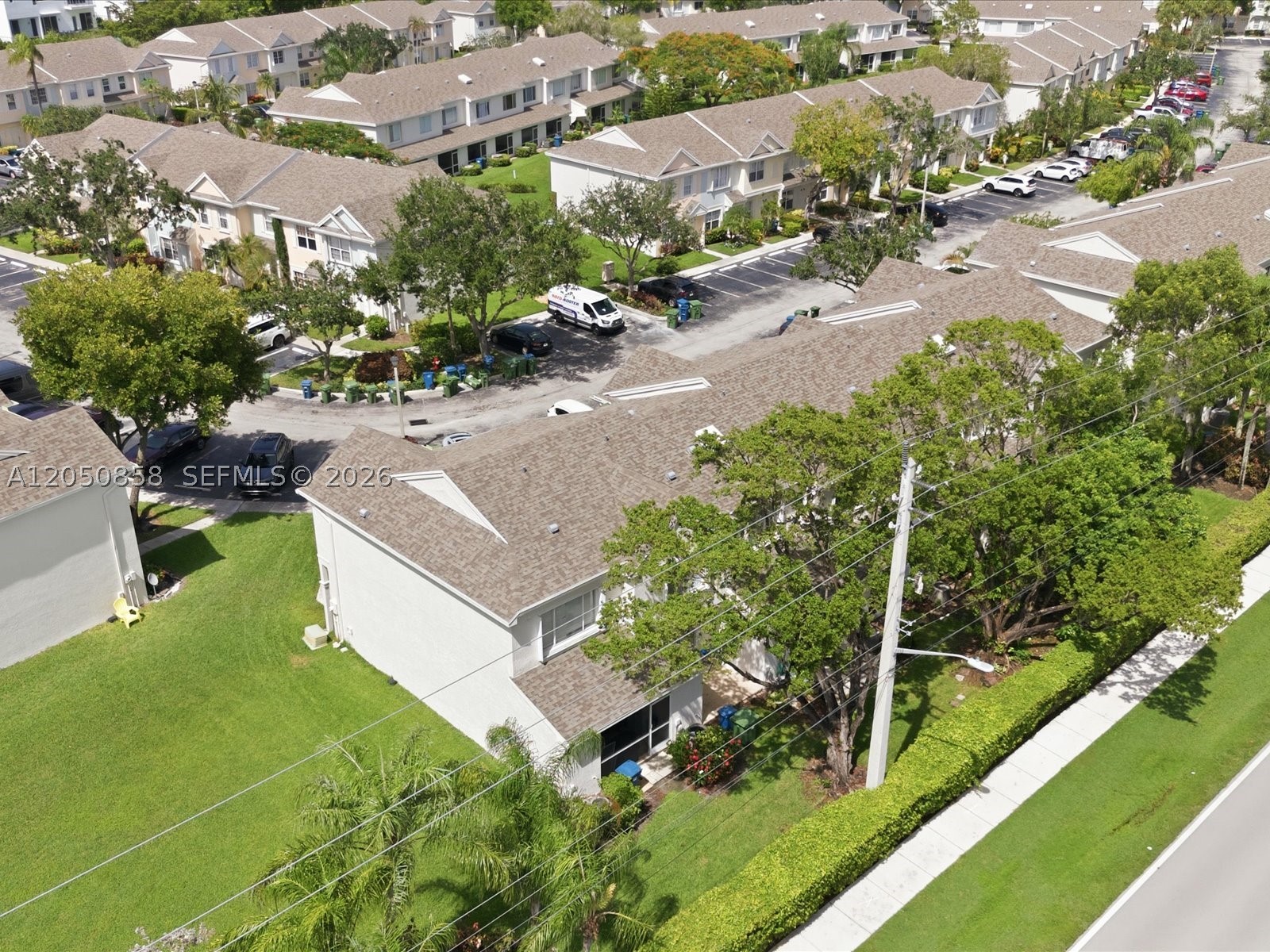 21 Simonton Cir, Weston FL 33326