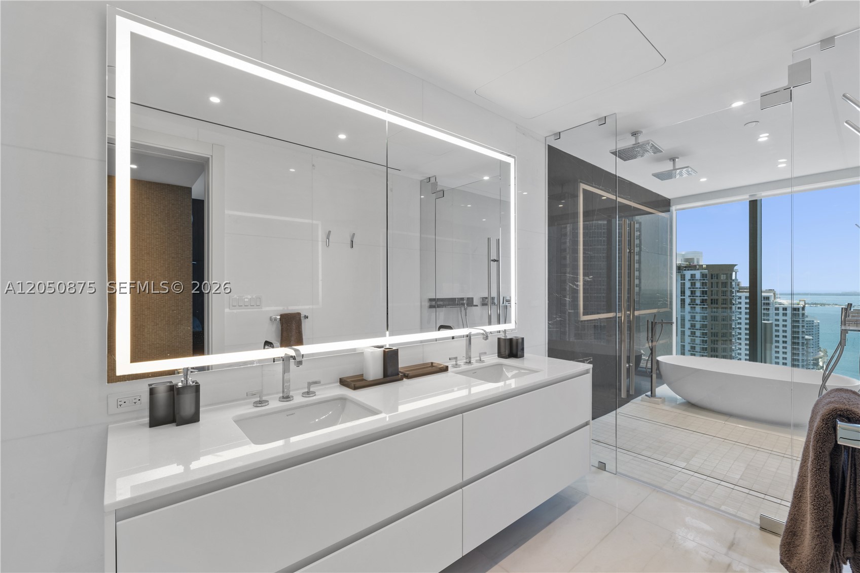 300 Biscayne Blvd Way #3104, Miami FL 33131