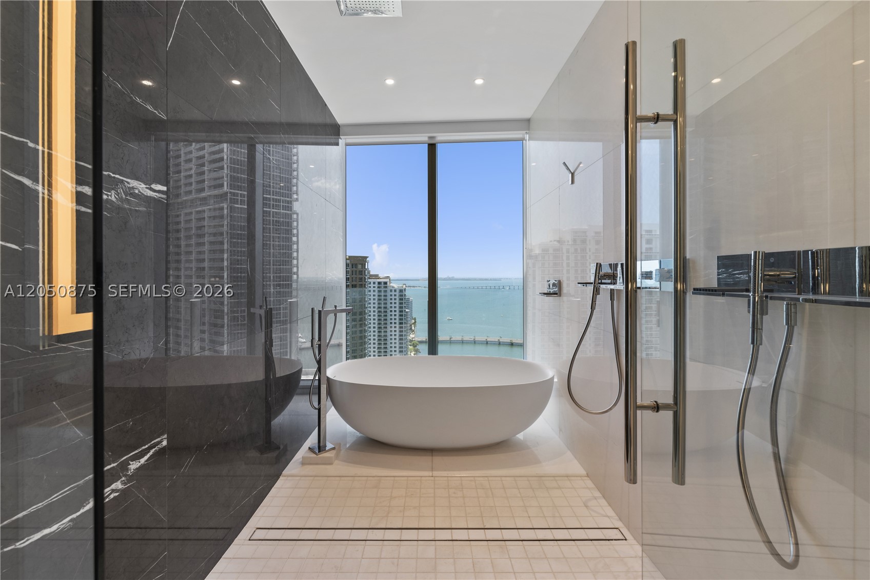 300 Biscayne Blvd Way #3104, Miami FL 33131