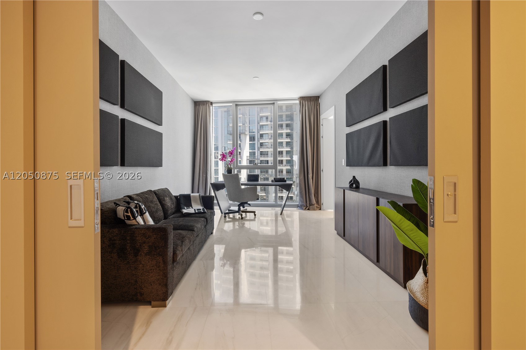 300 Biscayne Blvd Way #3104, Miami FL 33131