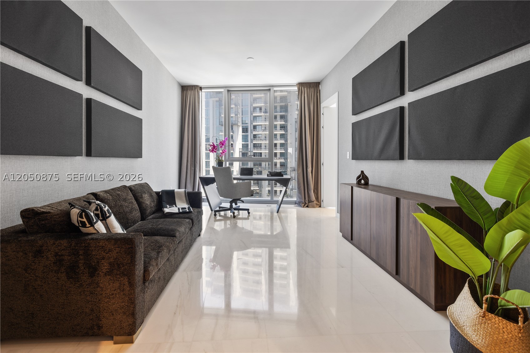 300 Biscayne Blvd Way #3104, Miami FL 33131