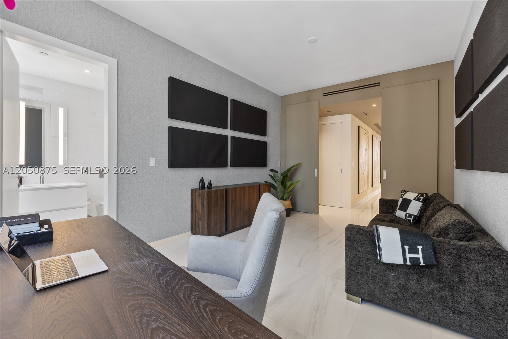 300 Biscayne Blvd Way #3104, Miami FL 33131