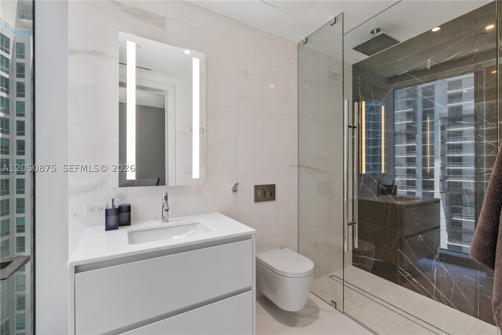 300 Biscayne Blvd Way #3104, Miami FL 33131