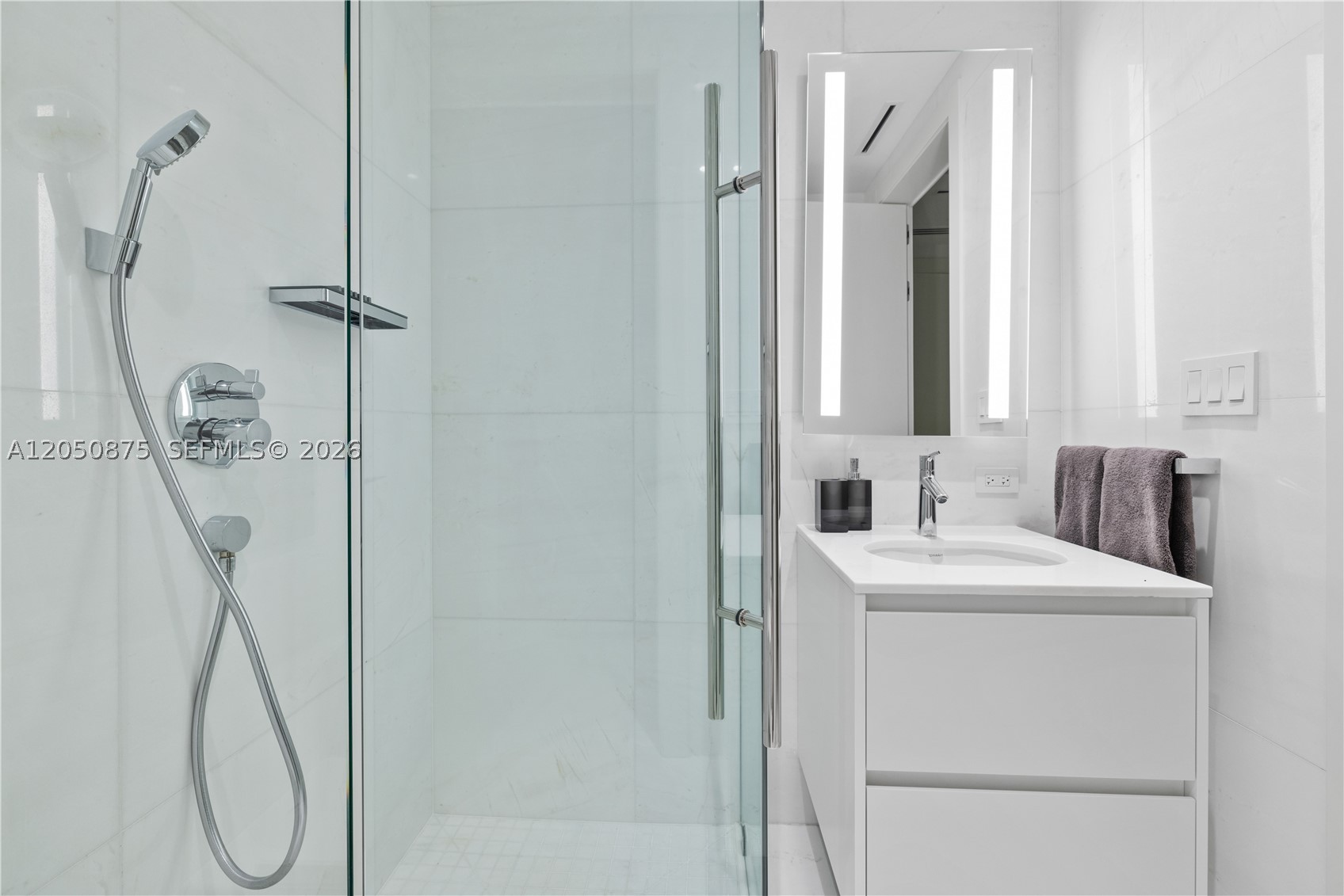 300 Biscayne Blvd Way #3104, Miami FL 33131