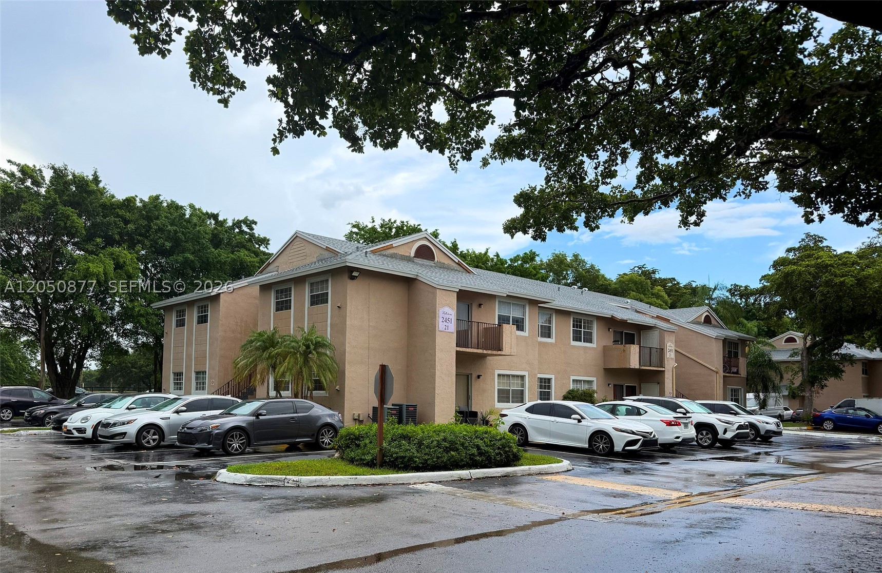2451 NW 96th Ter #21B, Pembroke Pines FL 33024