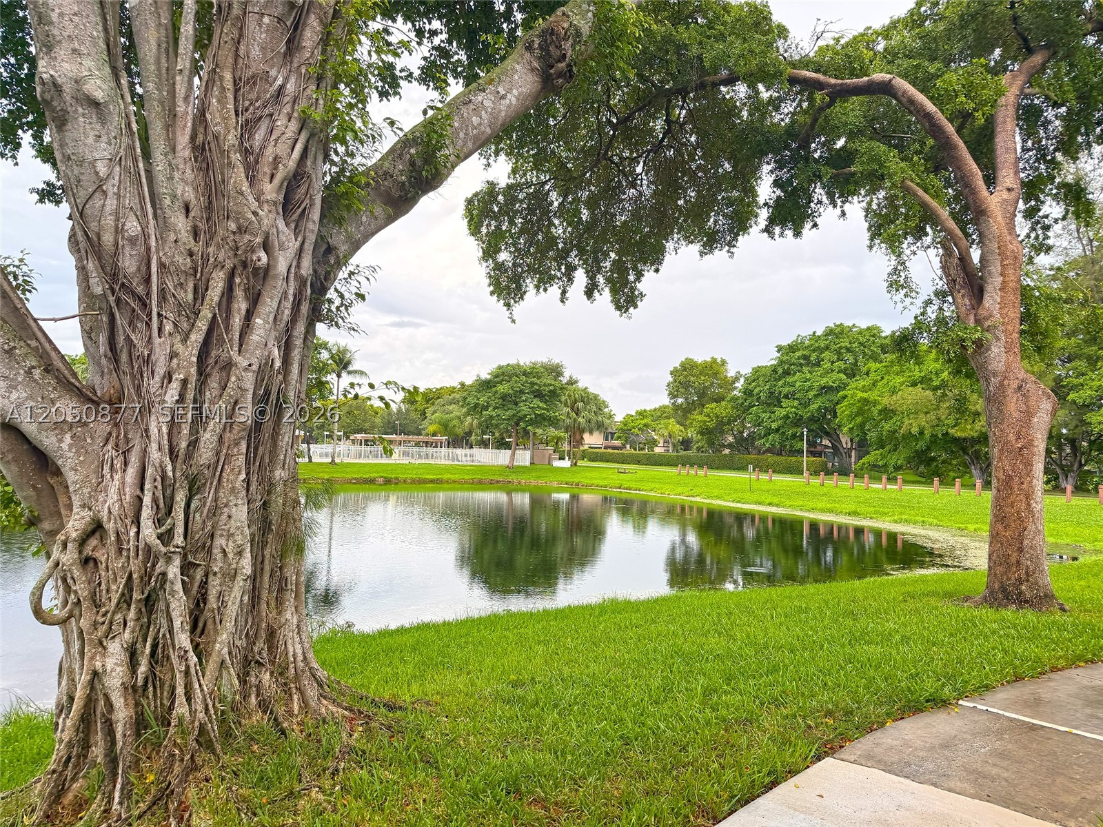 2451 NW 96th Ter #21B, Pembroke Pines FL 33024