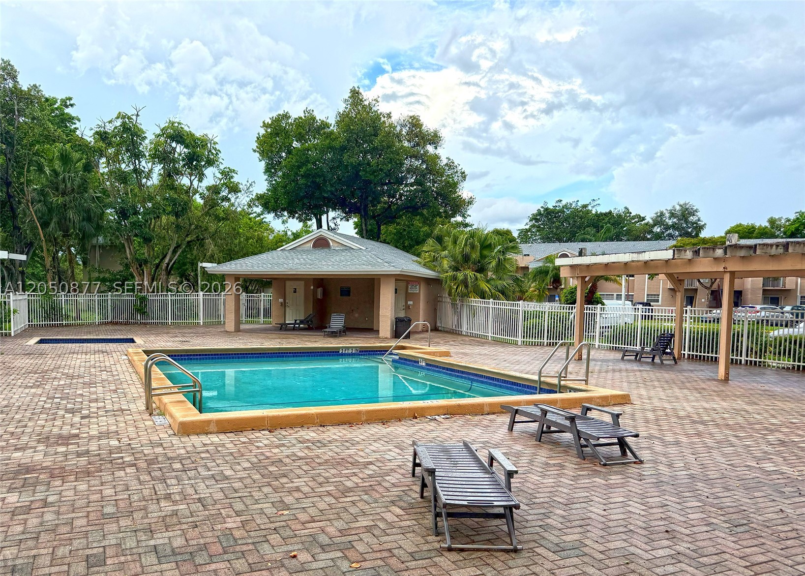 2451 NW 96th Ter #21B, Pembroke Pines FL 33024