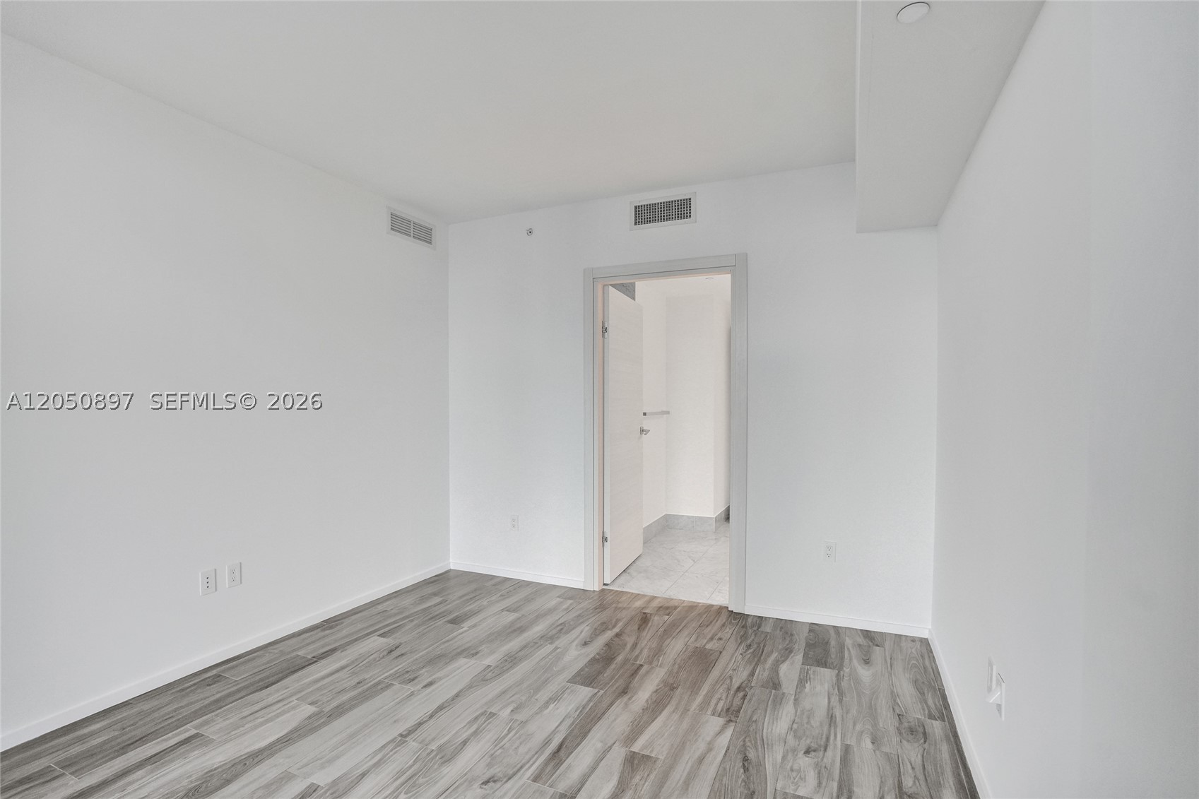 801 S Miami Ave #3903, Miami FL 33130