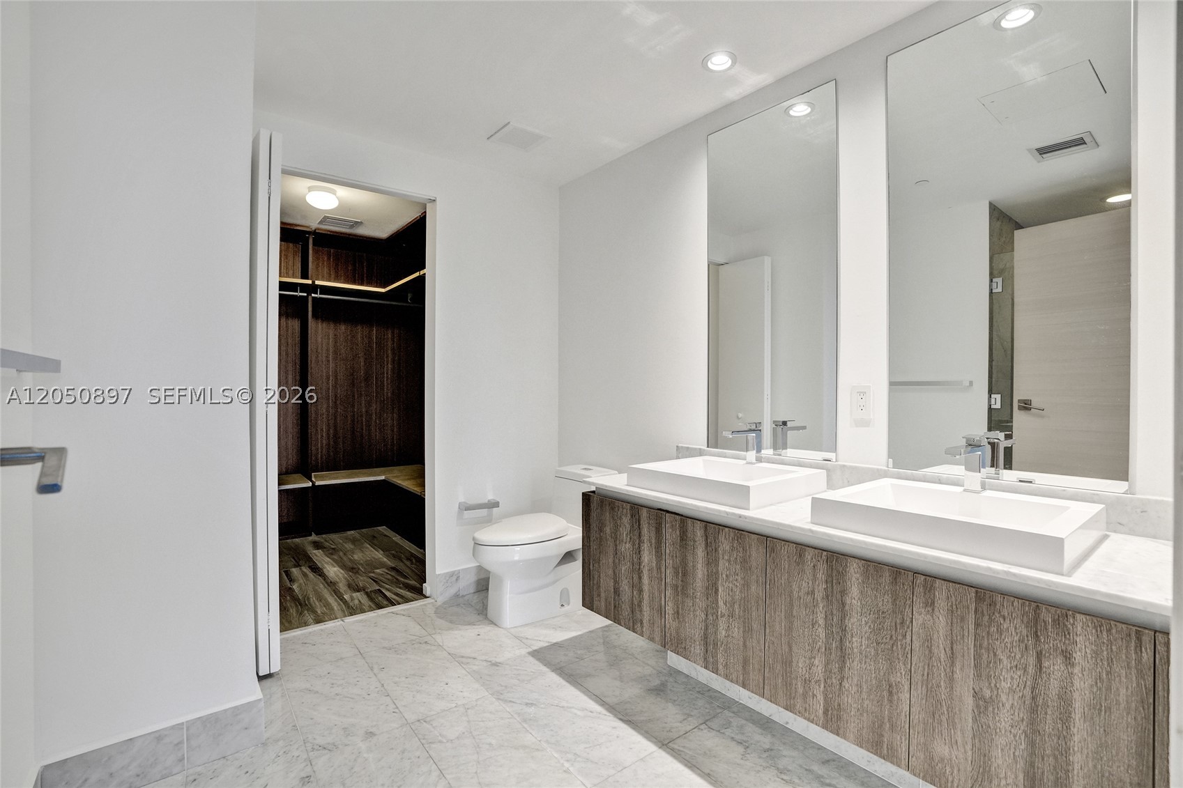 801 S Miami Ave #3903, Miami FL 33130