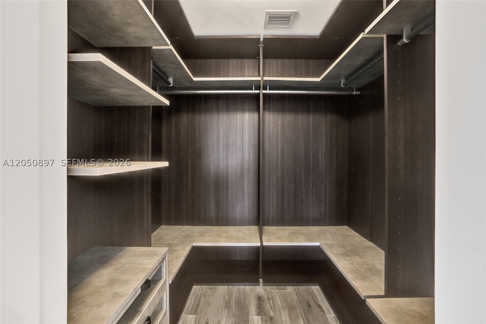 801 S Miami Ave #3903, Miami FL 33130