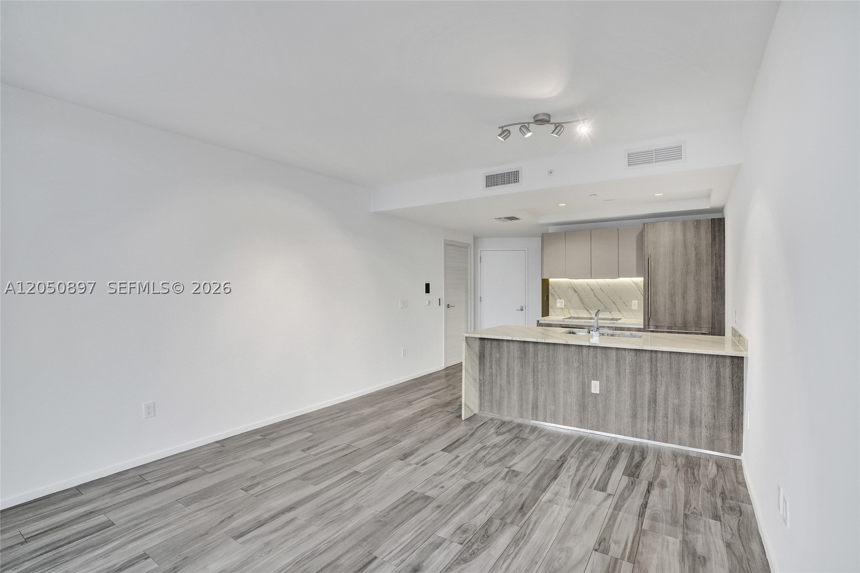 801 S Miami Ave #3903, Miami FL 33130