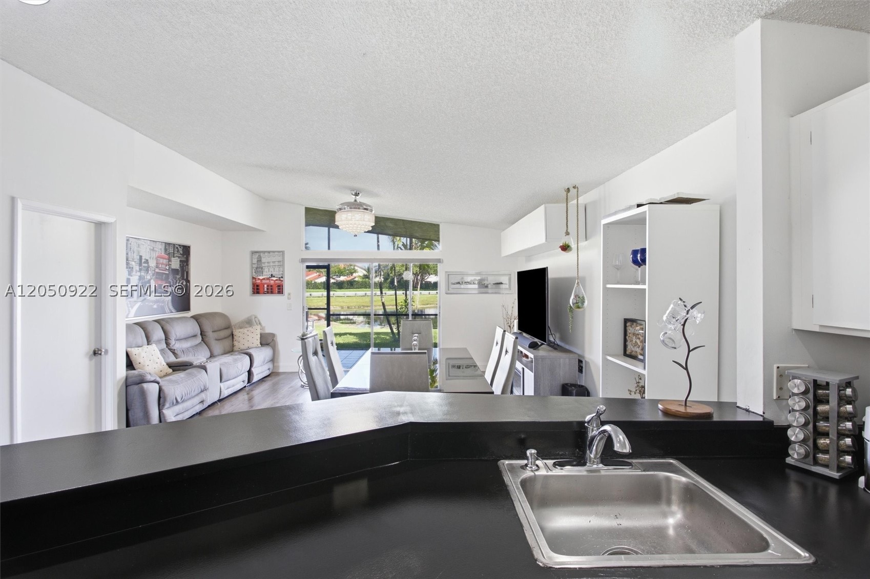 502 Woodgate Cir #B, Sunrise FL 33326