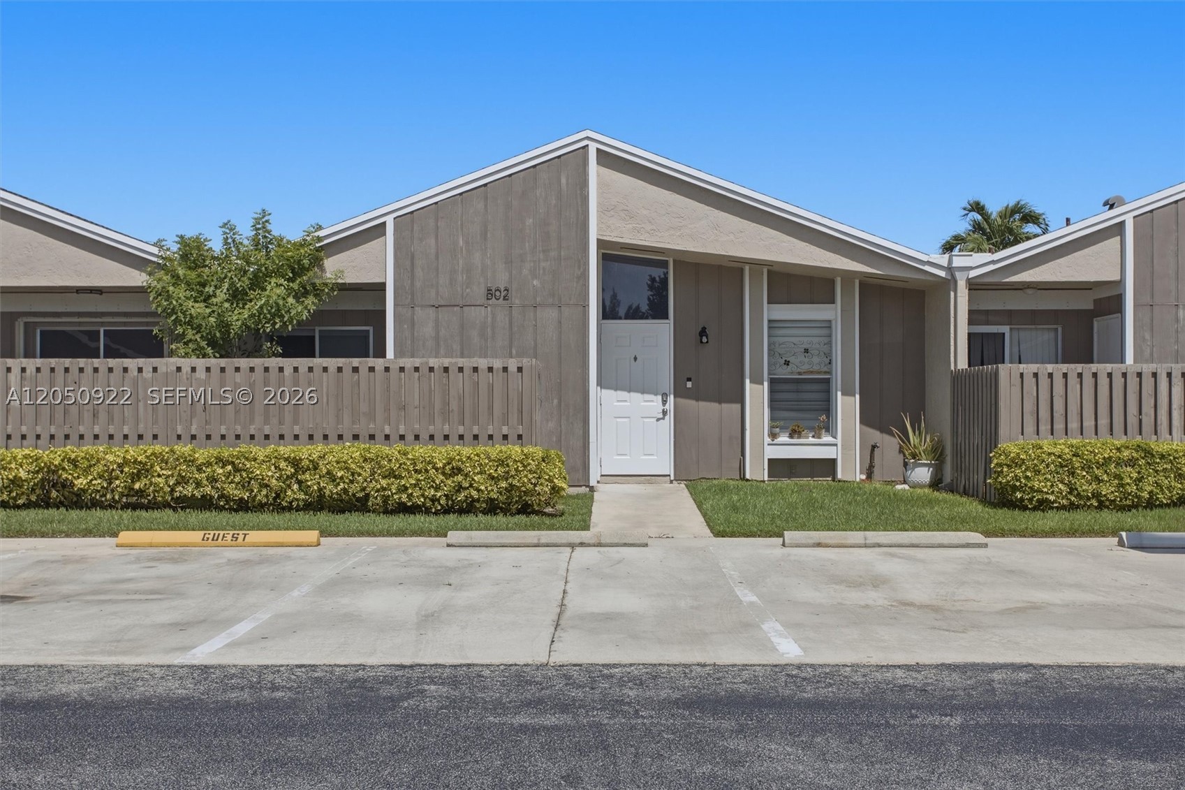 #<MlsListing:0x00007f7407e4d540>