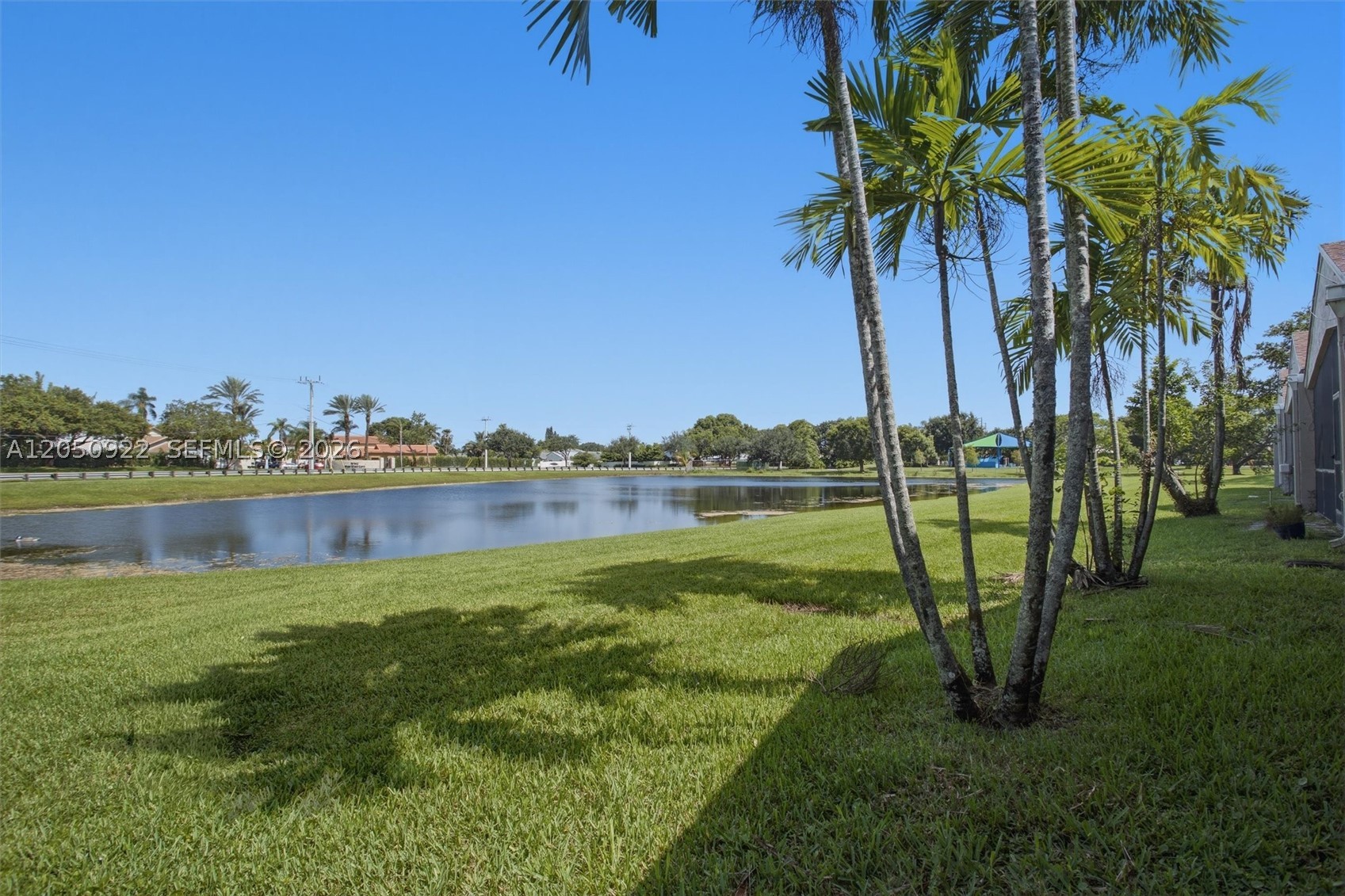 502 Woodgate Cir #B, Sunrise FL 33326
