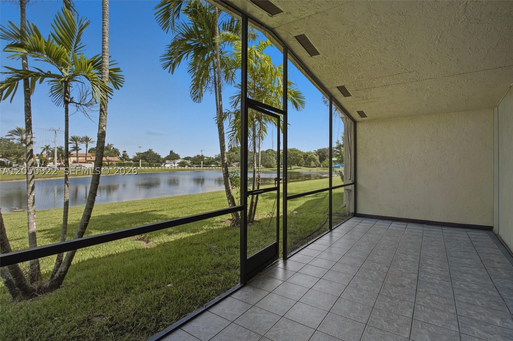502 Woodgate Cir #B, Sunrise FL 33326