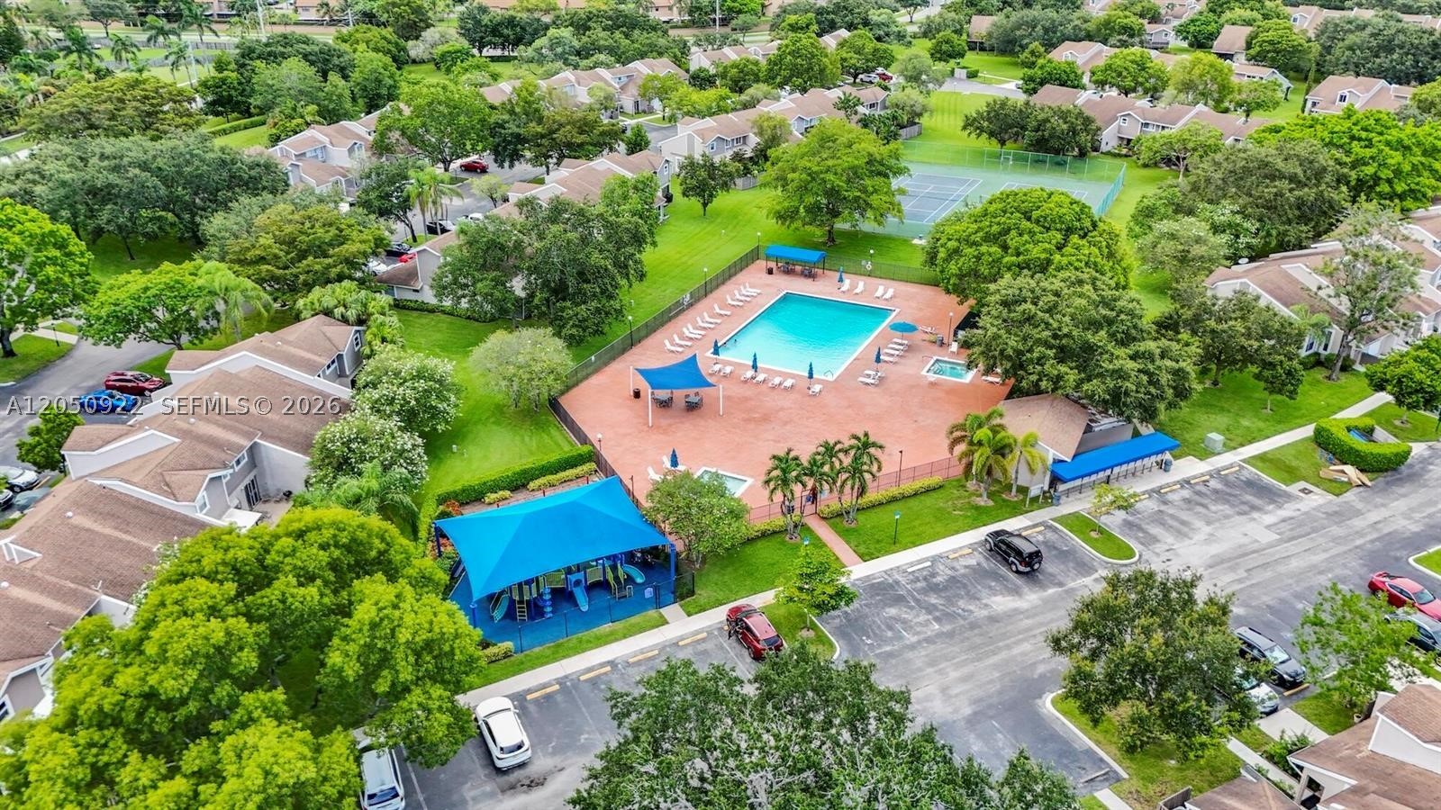 502 Woodgate Cir #B, Sunrise FL 33326