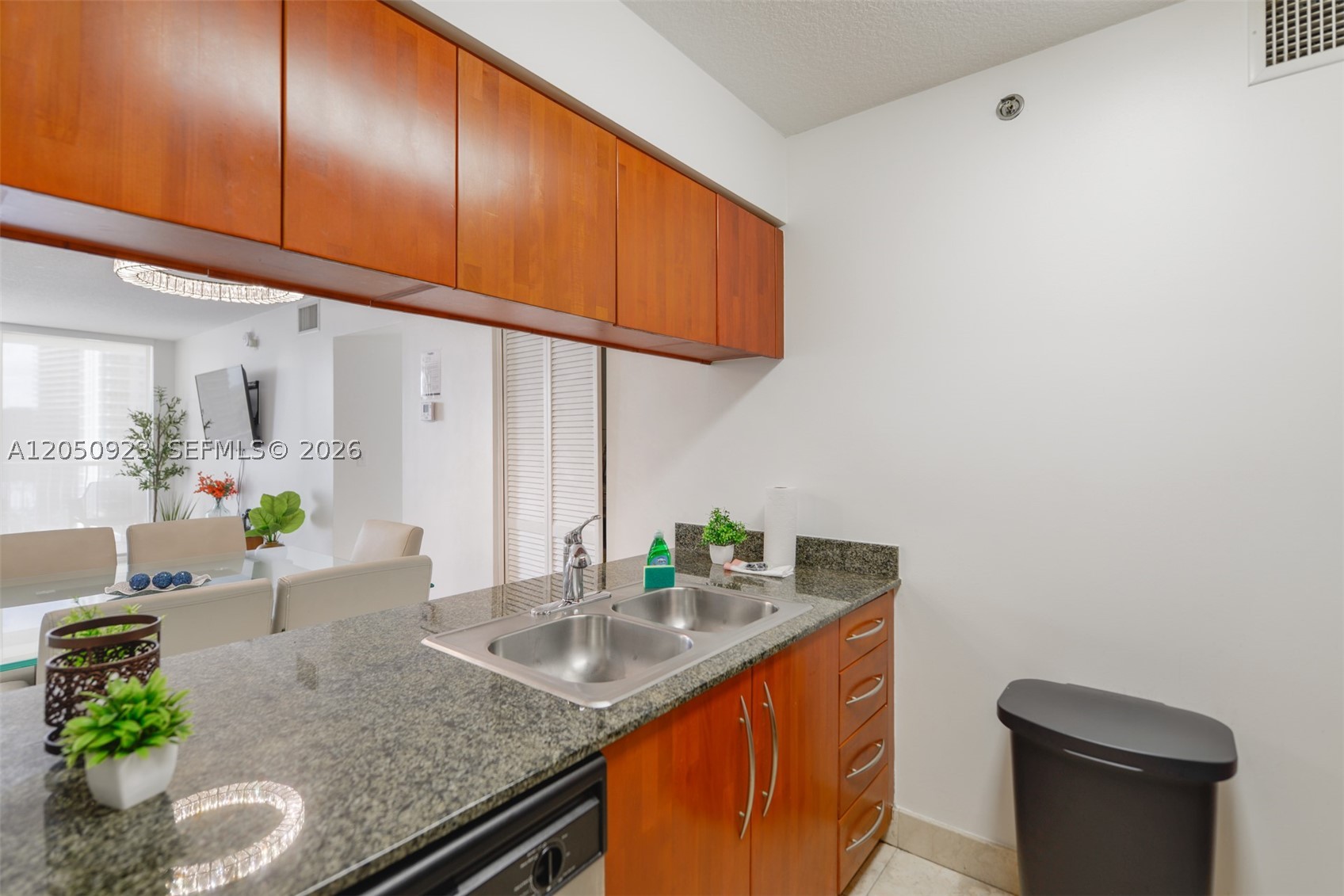 1200 Brickell Bay Dr #2324, Miami FL 33131