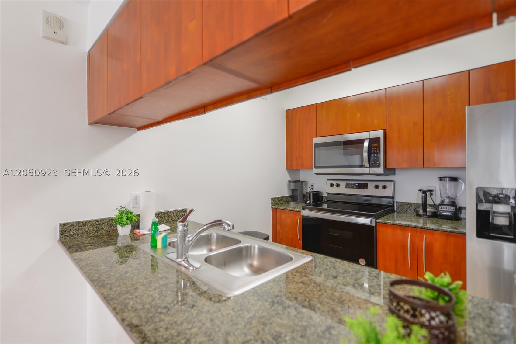 1200 Brickell Bay Dr #2324, Miami FL 33131