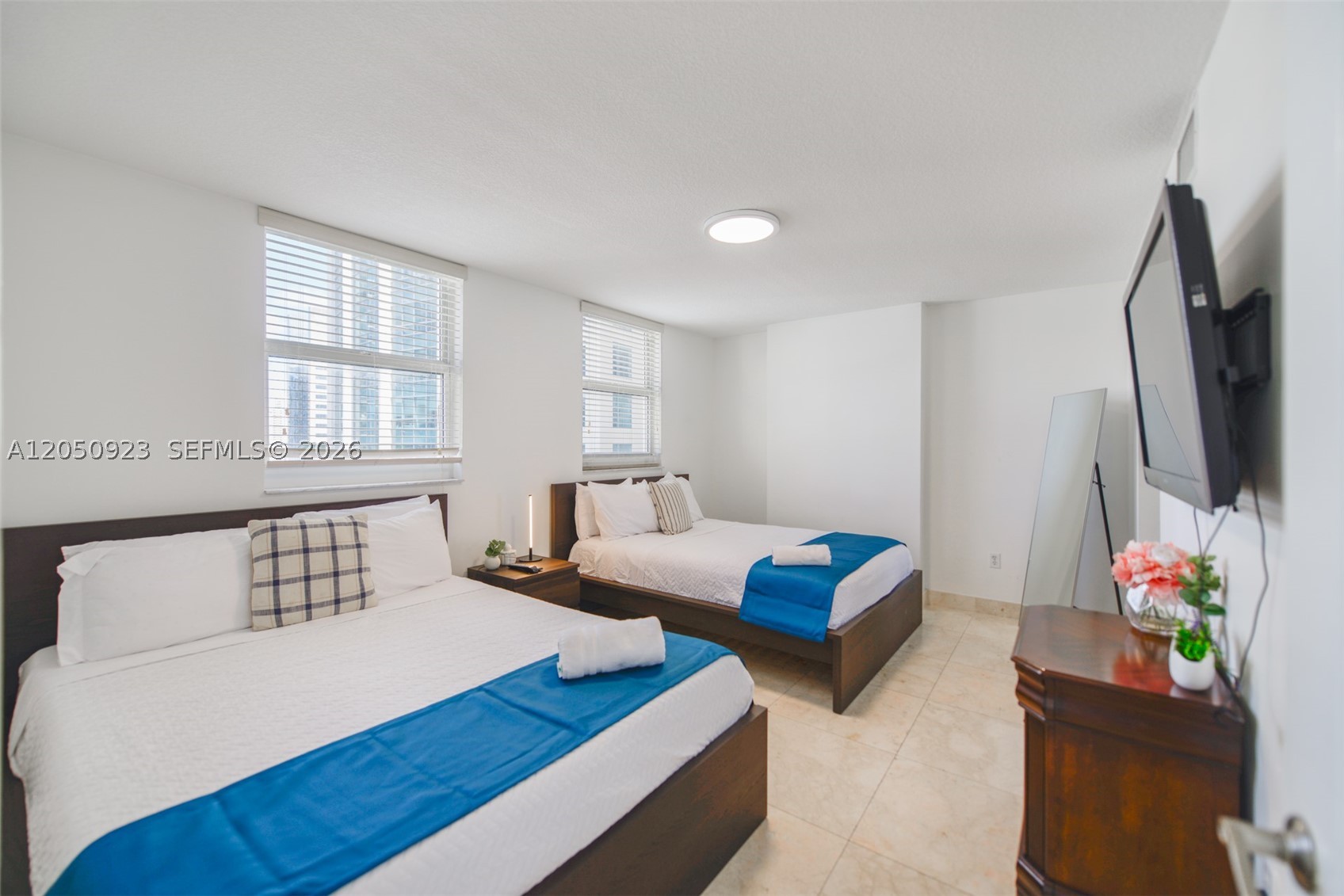 1200 Brickell Bay Dr #2324, Miami FL 33131