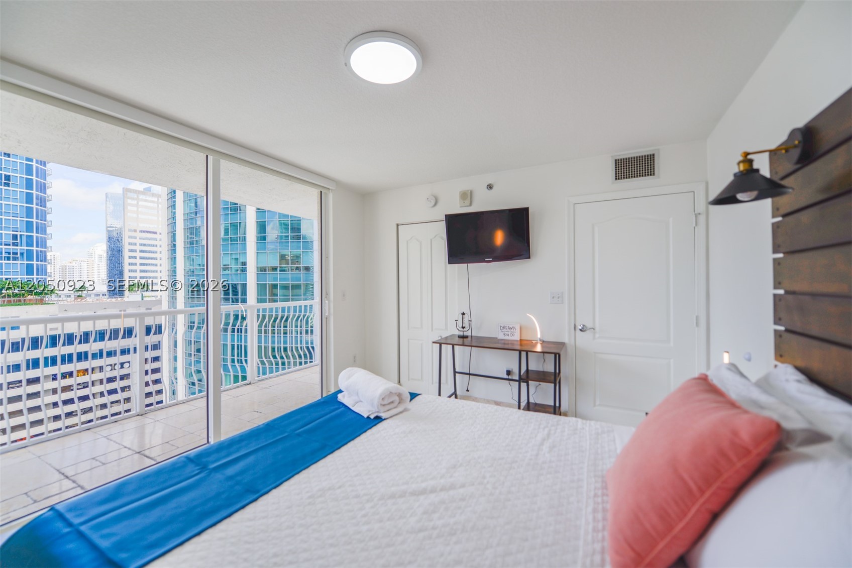 1200 Brickell Bay Dr #2324, Miami FL 33131