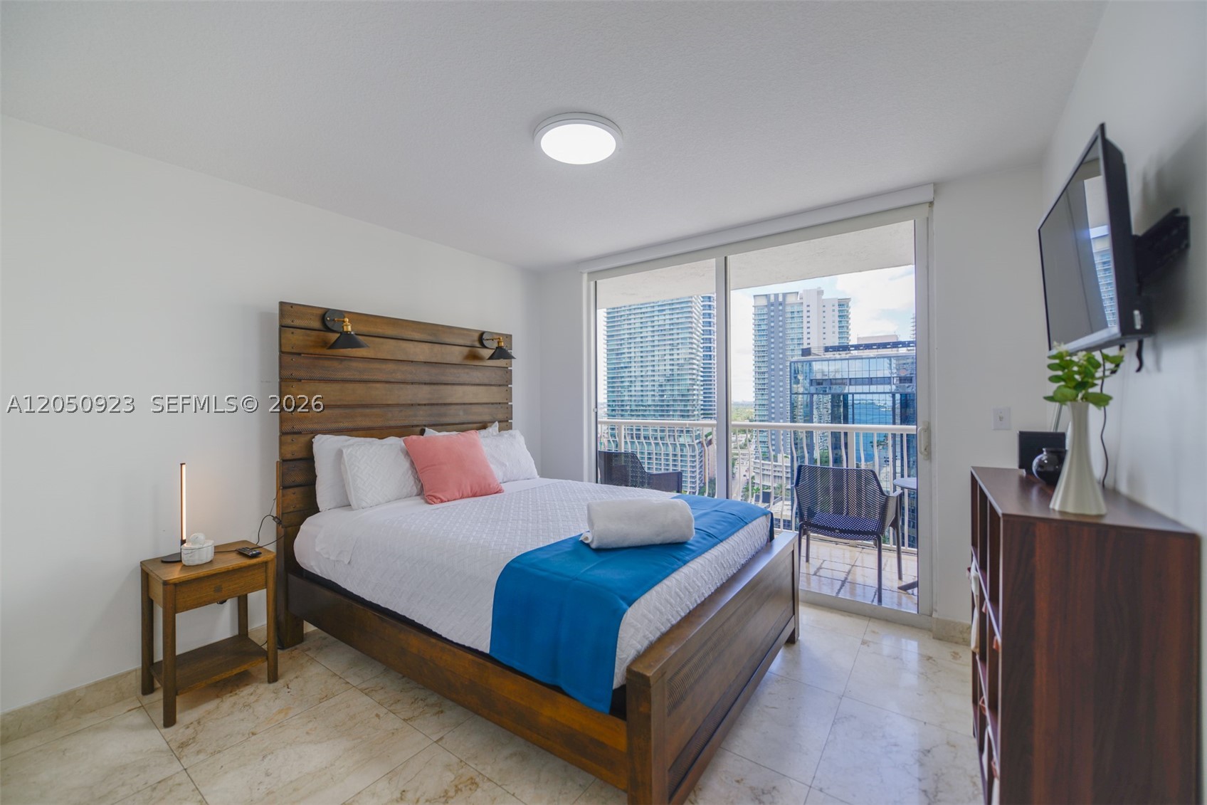 1200 Brickell Bay Dr #2324, Miami FL 33131