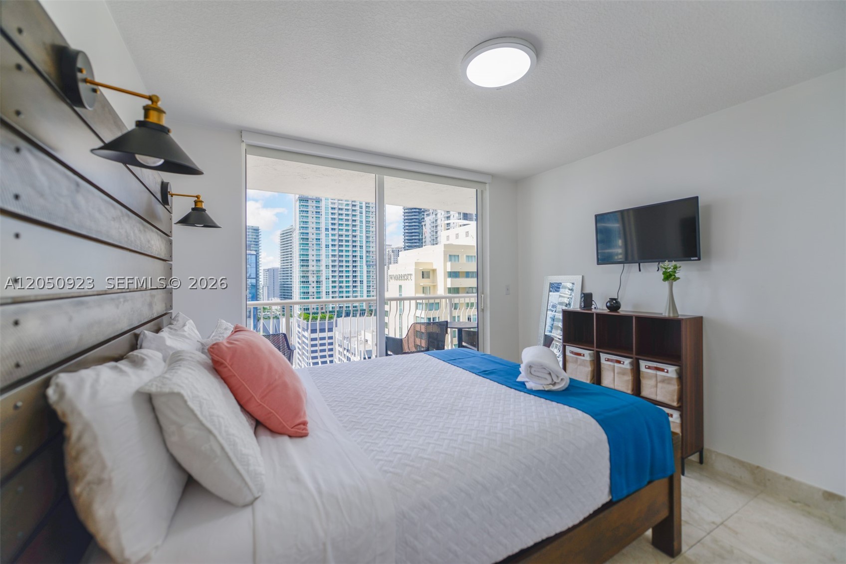 1200 Brickell Bay Dr #2324, Miami FL 33131