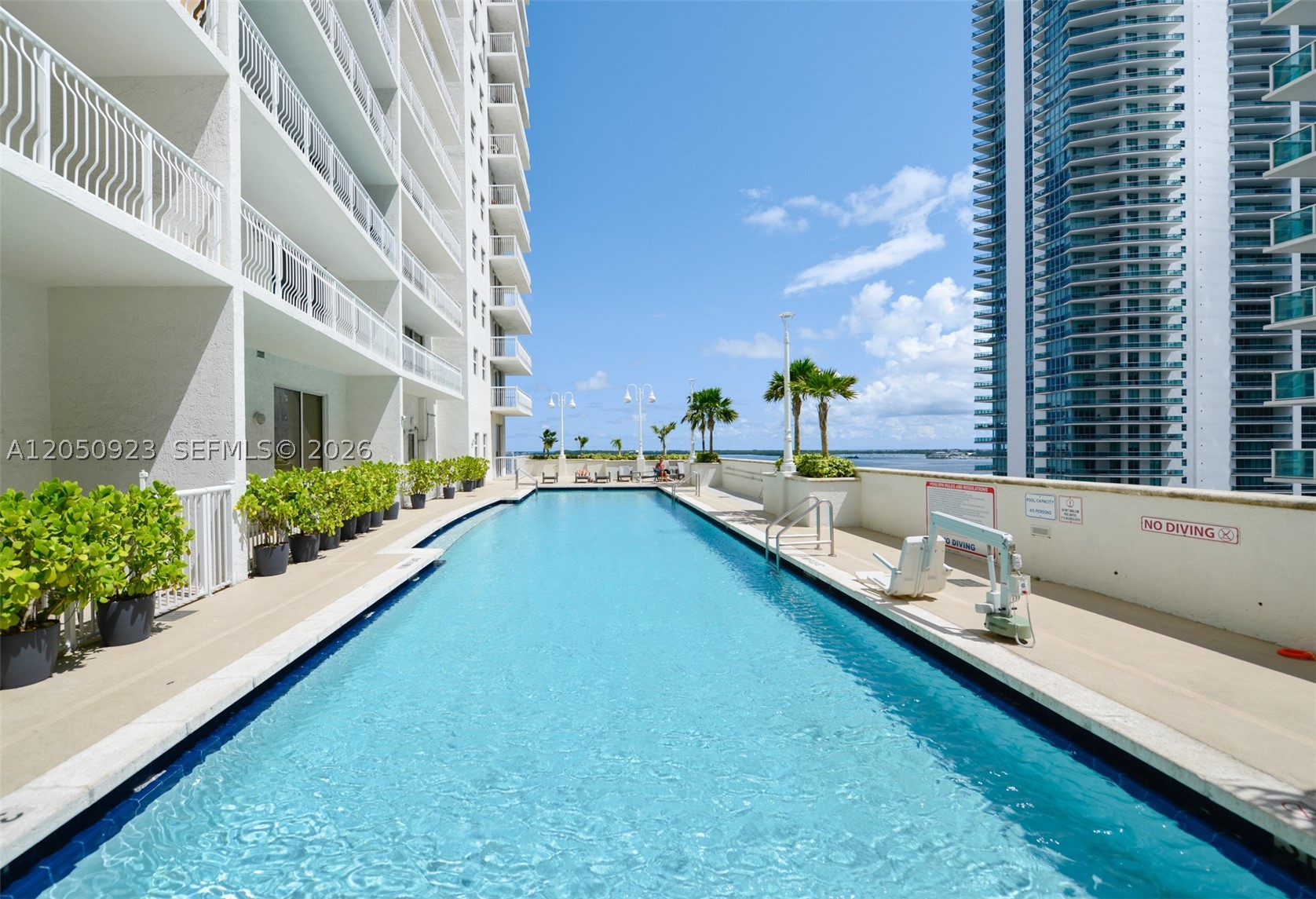1200 Brickell Bay Dr #2324, Miami FL 33131