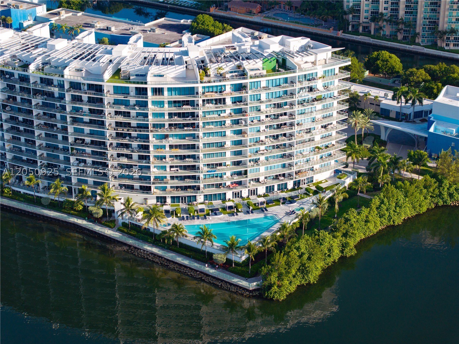 3250 NE 188th St #608, Aventura FL 33180