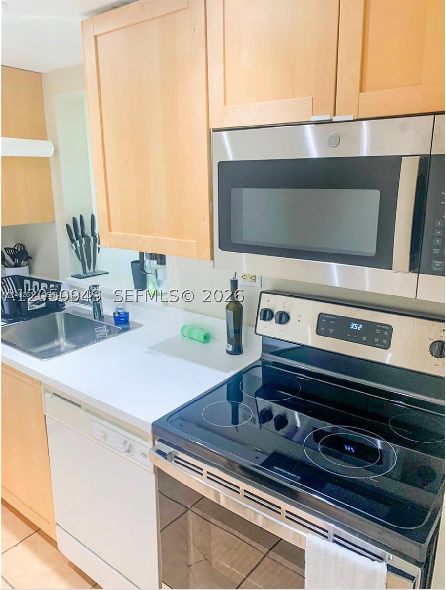 1740 NW N River Dr #623, Miami FL 33125