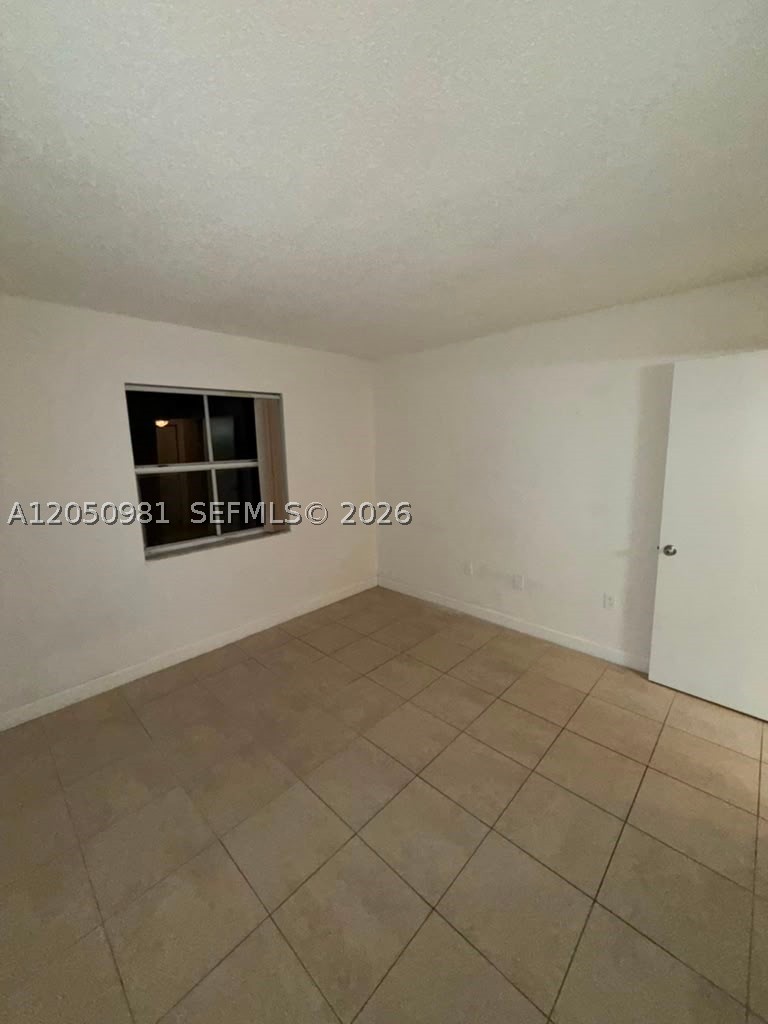 8200 SW 210th St #303, Cutler Bay FL 33189
