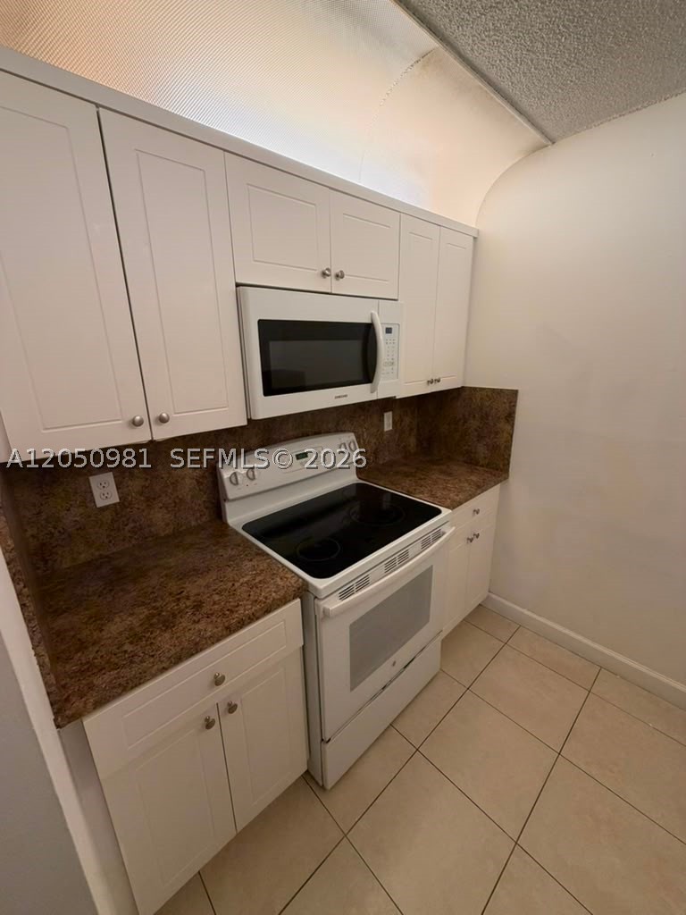 8200 SW 210th St #303, Cutler Bay FL 33189