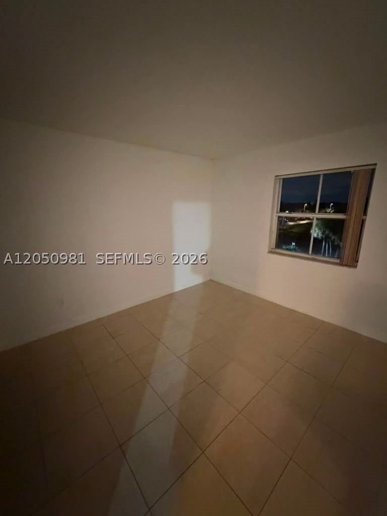 8200 SW 210th St #303, Cutler Bay FL 33189